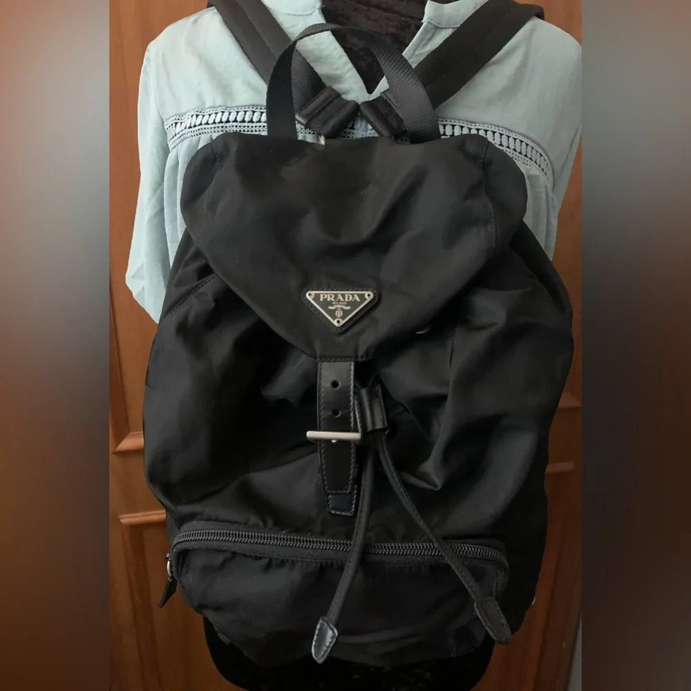 SOLD ❌❌❌❗️🖤🖤🖤PRADA Blk Nylon Classic 
Medium Backpack🖤🖤🖤 - Picture 2 of 16